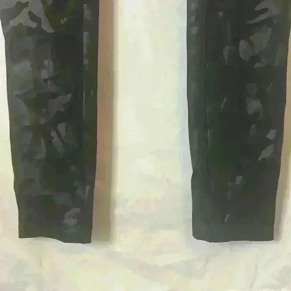 Spanx Camo Leggings - Picture 6 of 8